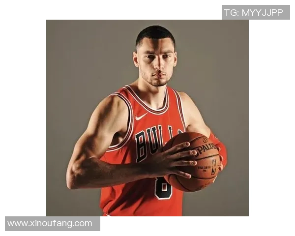 探索足球明星同款鞋子背后的故事与选择技巧，助你成为场上焦点